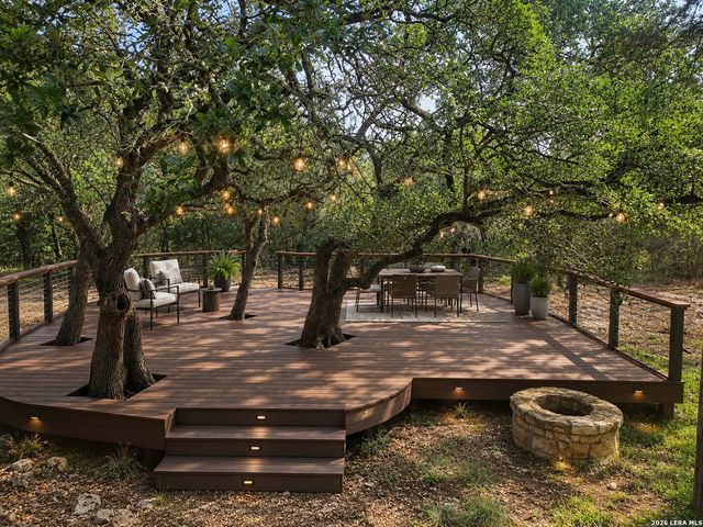 204 FALLING HLS, New Braunfels, TX 78132