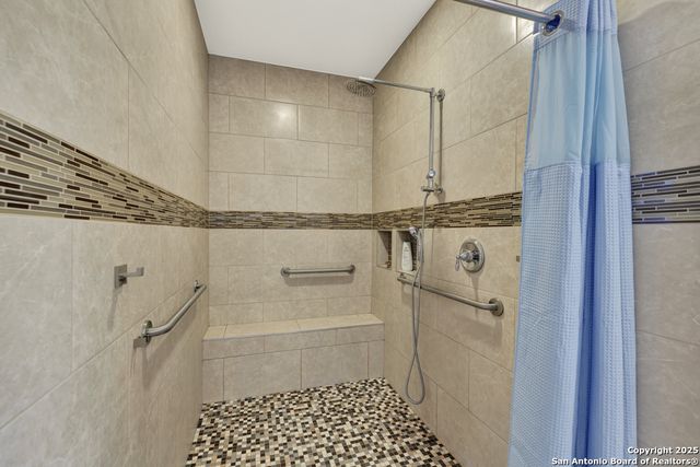 204 FALLING HLS, New Braunfels, TX 78132