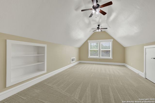 204 FALLING HLS, New Braunfels, TX 78132