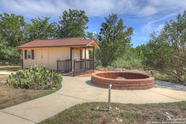 204 FALLING HLS, New Braunfels, TX 78132