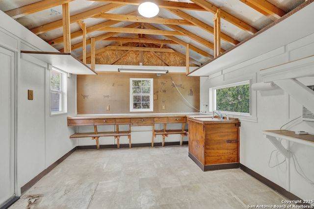 204 FALLING HLS, New Braunfels, TX 78132