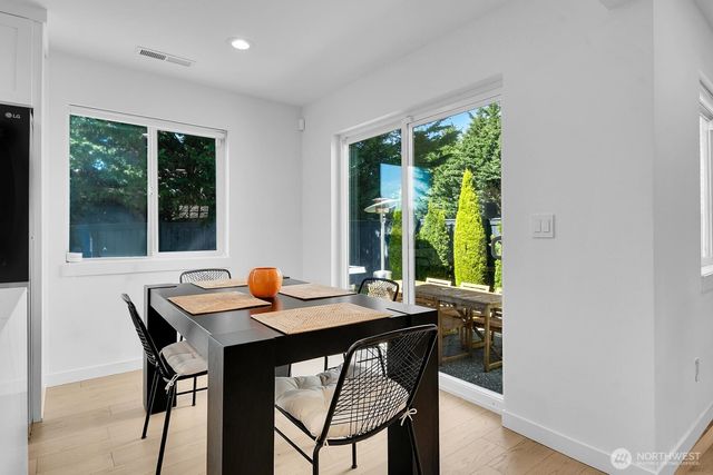 131 Glennwood, Renton, WA 98056