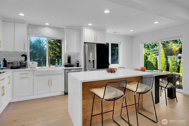 131 Glennwood, Renton, WA 98056