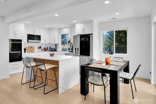 131 Glennwood, Renton, WA 98056