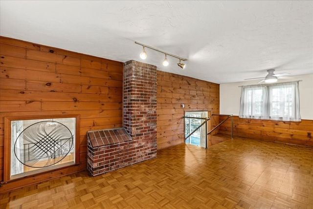 528 Spring St, Hanson, MA 02341