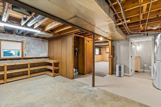 528 Spring St, Hanson, MA 02341
