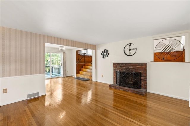528 Spring St, Hanson, MA 02341