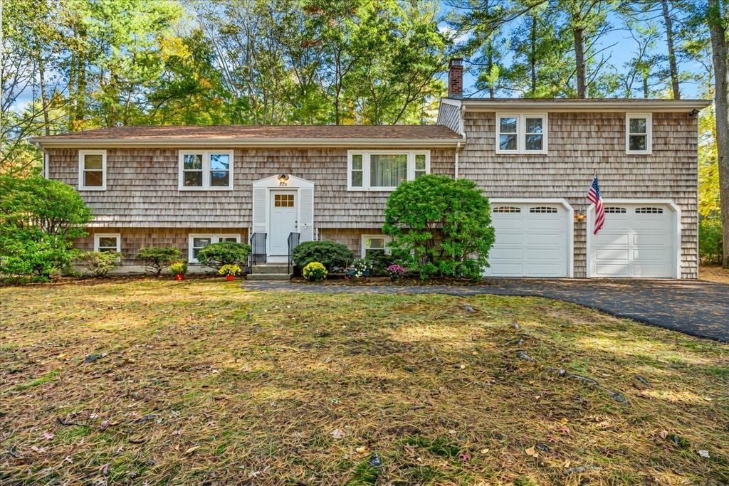 528 Spring St, Hanson, MA 02341