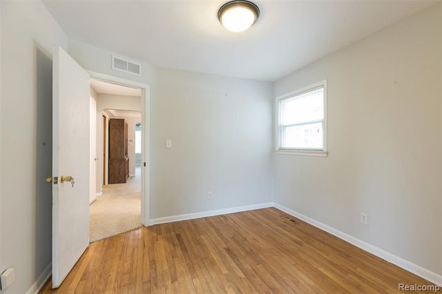22157 Mauer Street, Saint Clair Shores, MI 48080