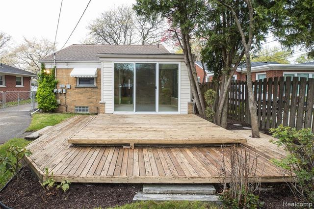 22157 Mauer Street, Saint Clair Shores, MI 48080