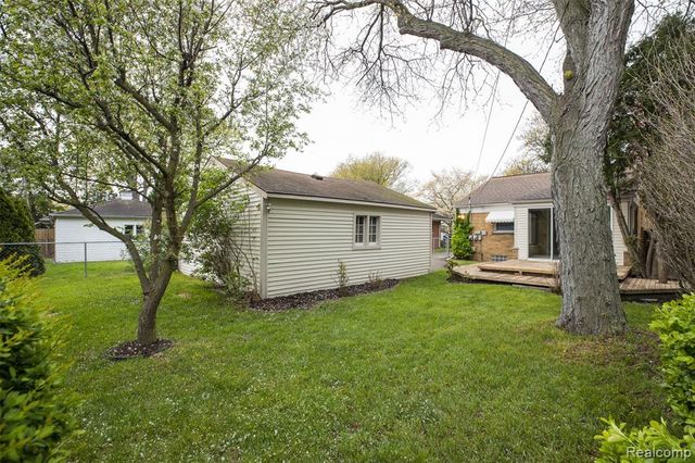 22157 Mauer Street, Saint Clair Shores, MI 48080