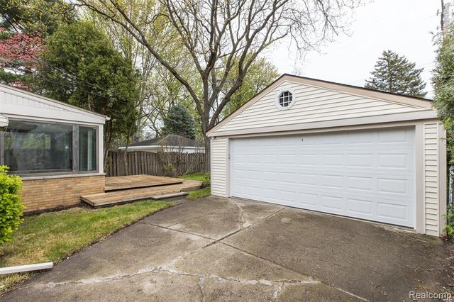 22157 Mauer Street, Saint Clair Shores, MI 48080
