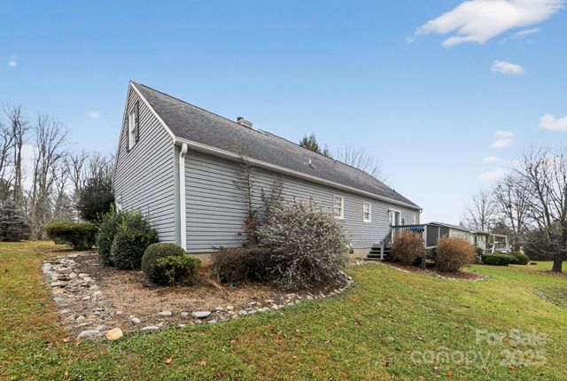 67 Beechwood Drive, Horse Shoe, NC 28742