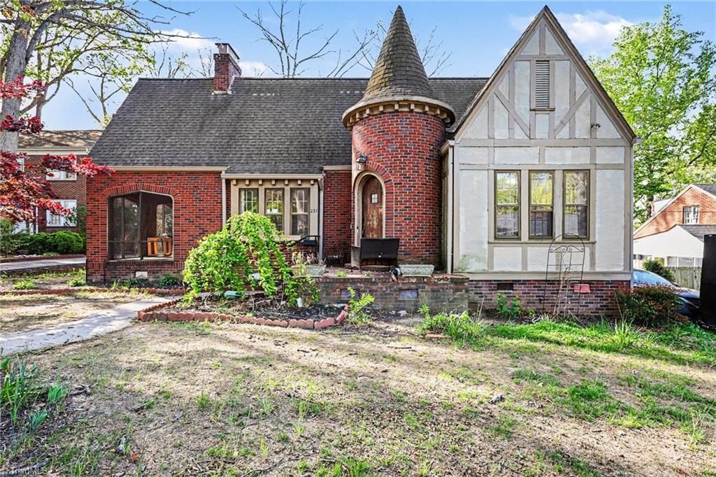 221 Spring Street, Thomasville, NC 27360