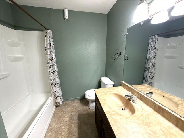 530A S Guadalupe ST, Lockhart, TX 78644