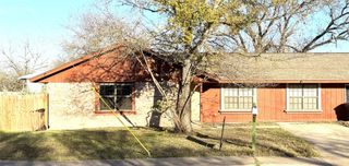 530A S Guadalupe ST, Lockhart, TX 78644