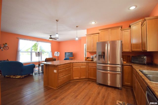 18562 E HILL Street, Mt Vernon, IL 62864