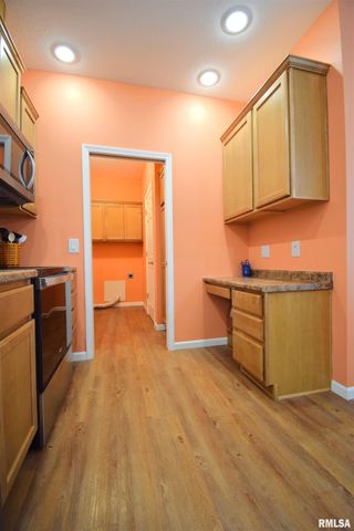 18562 E HILL Street, Mt Vernon, IL 62864