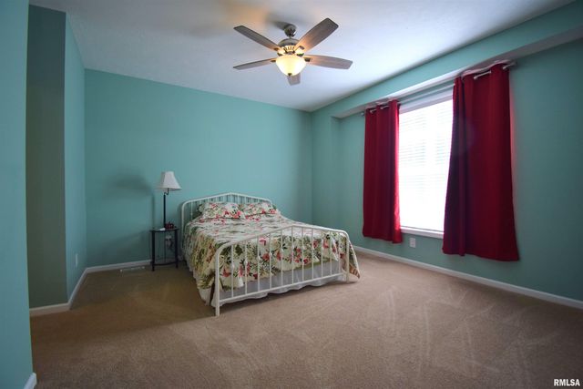 18562 E HILL Street, Mt Vernon, IL 62864