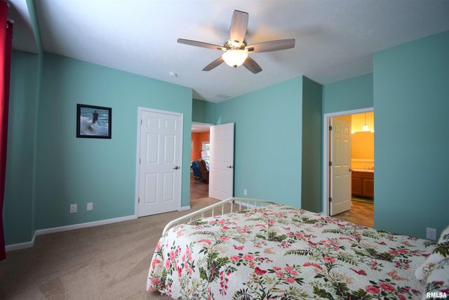 18562 E HILL Street, Mt Vernon, IL 62864