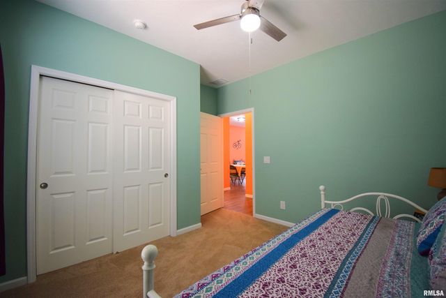 18562 E HILL Street, Mt Vernon, IL 62864