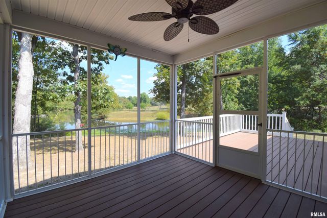 18562 E HILL Street, Mt Vernon, IL 62864