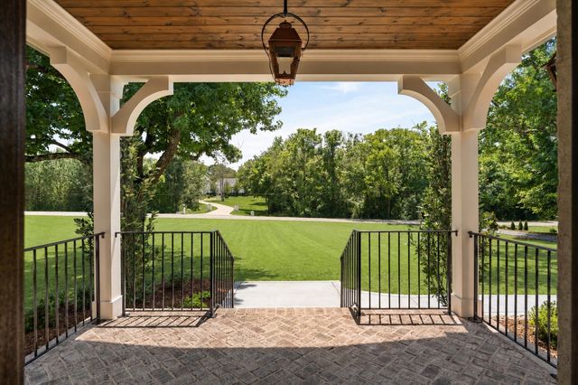 1214 Hunters Trail Dr, Franklin, TN 37069