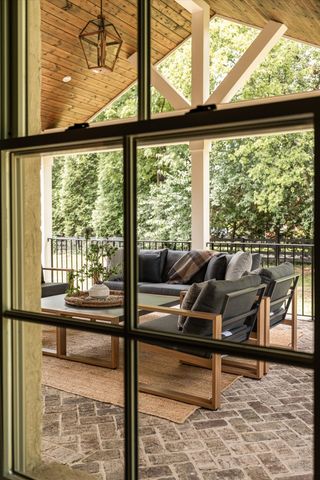 1214 Hunters Trail Dr, Franklin, TN 37069
