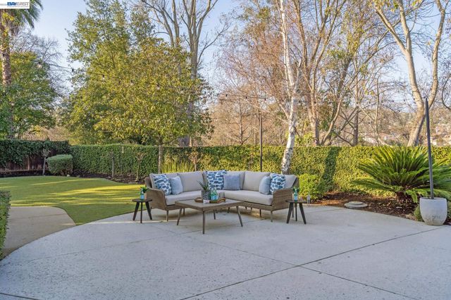 334 Squirrel Ridge Way, Danville, CA 94506