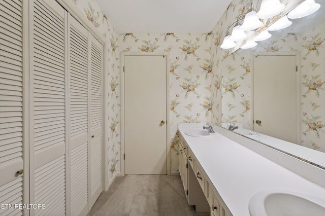 1004 Greenway Lane, Etowah, TN 37331