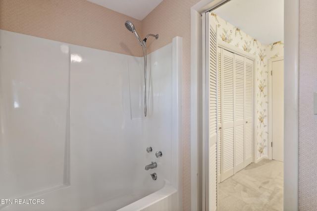 1004 Greenway Lane, Etowah, TN 37331