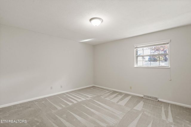 1004 Greenway Lane, Etowah, TN 37331