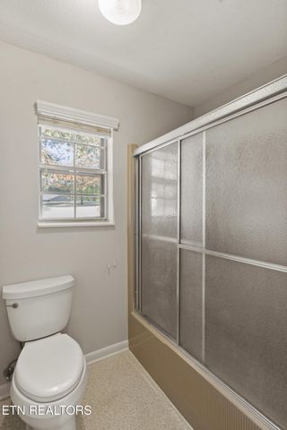 1004 Greenway Lane, Etowah, TN 37331