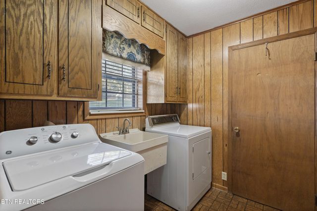 1004 Greenway Lane, Etowah, TN 37331