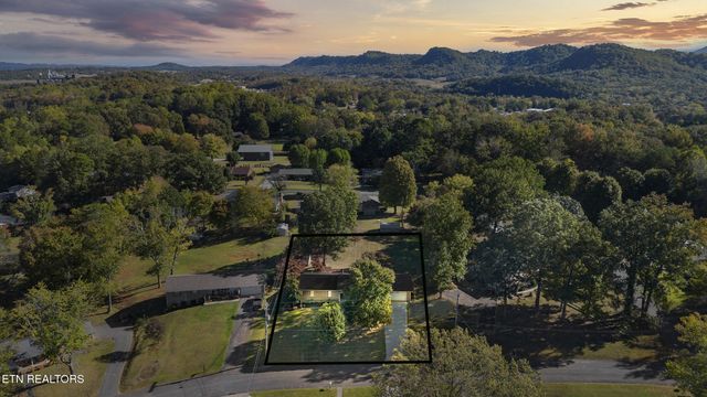 1004 Greenway Lane, Etowah, TN 37331