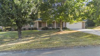 1004 Greenway Lane, Etowah, TN 37331