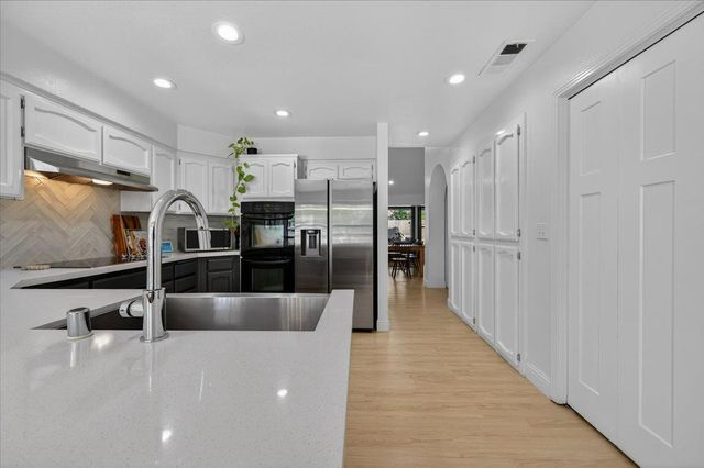 6413 N Arthur Avenue, Fresno, CA 93711