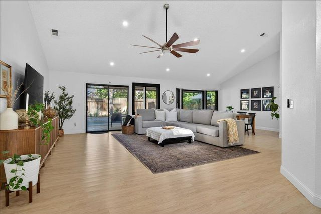 6413 N Arthur Avenue, Fresno, CA 93711