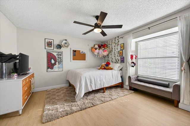 6413 N Arthur Avenue, Fresno, CA 93711