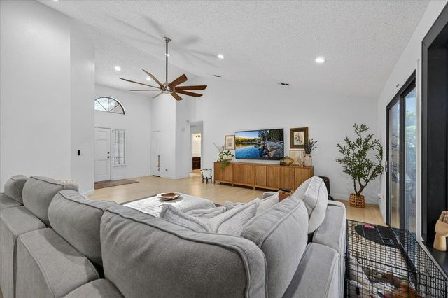 6413 N Arthur Avenue, Fresno, CA 93711