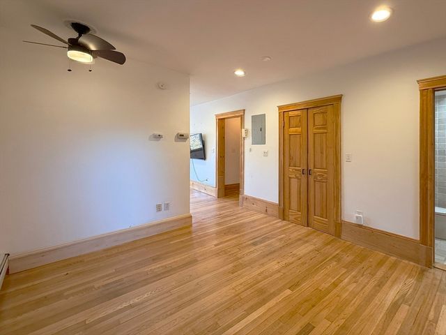 148 Berkshire St 148-4, Cambridge, MA 02141