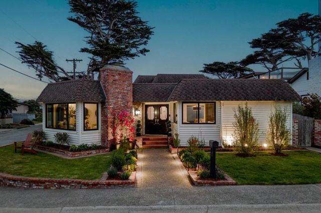 25 Coral Street, Pacific Grove, CA 93950