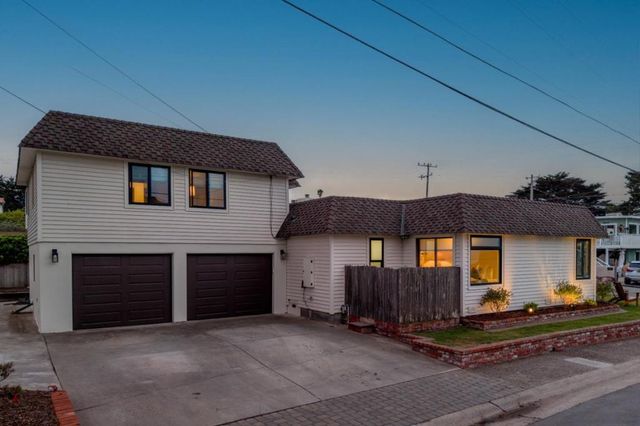 25 Coral Street, Pacific Grove, CA 93950