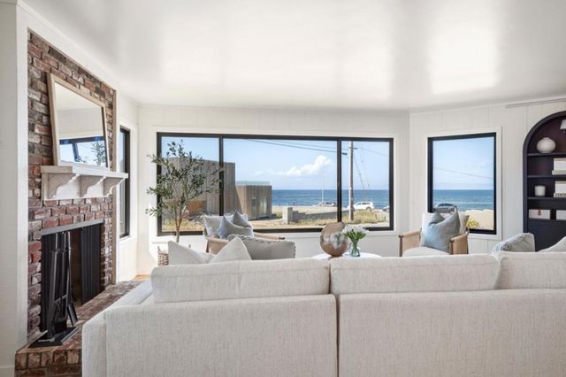 25 Coral Street, Pacific Grove, CA 93950