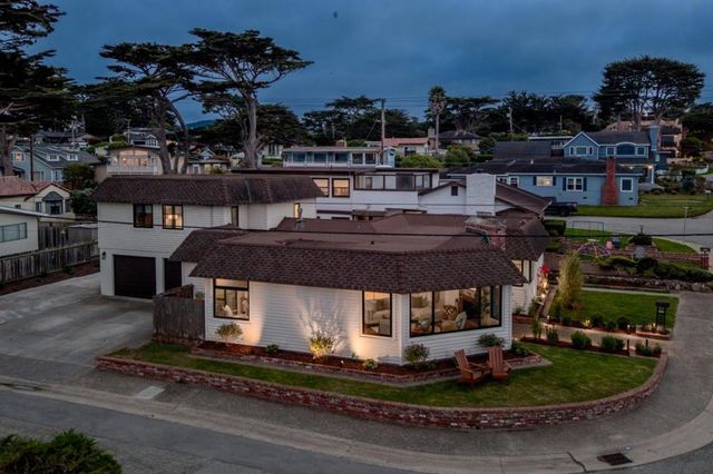 25 Coral Street, Pacific Grove, CA 93950