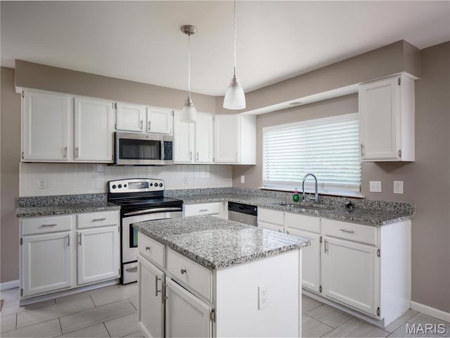 3078 Willow Creek Estates Drive, St Louis, MO 63031