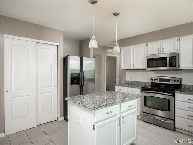 3078 Willow Creek Estates Drive, St Louis, MO 63031