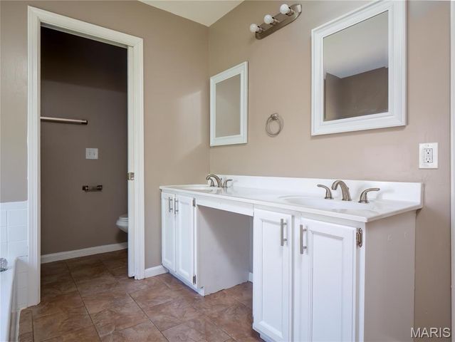 3078 Willow Creek Estates Drive, St Louis, MO 63031