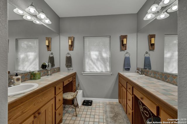 363 Buckhaven, Canyon Lake, TX 78133