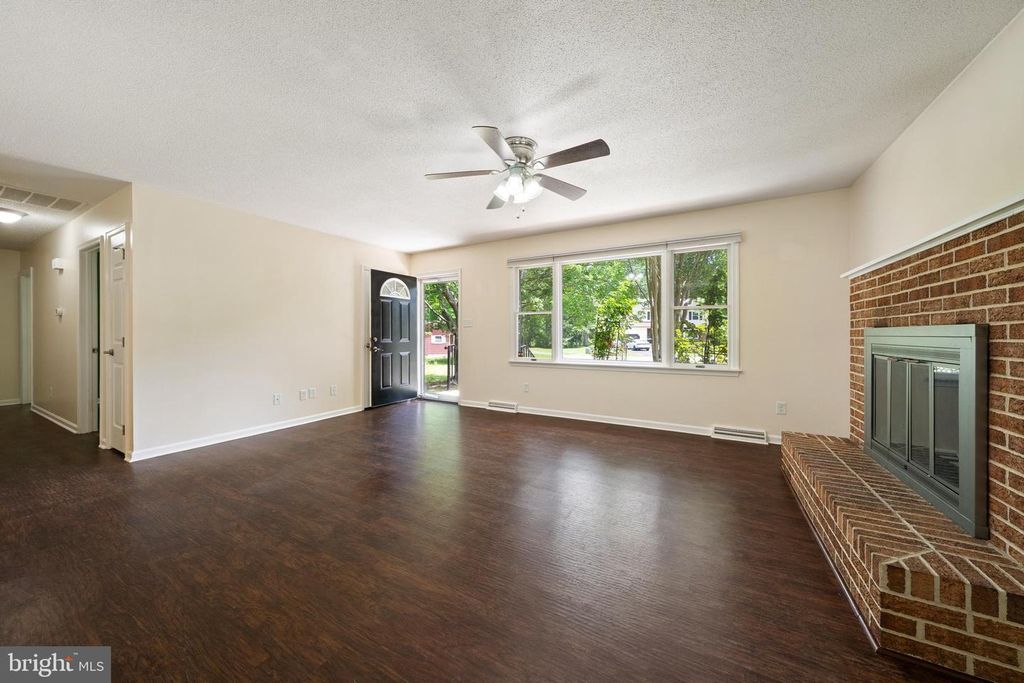 Image 12 of property listing at 21655 DEFENDER ST, Lexington Park, MD 20653